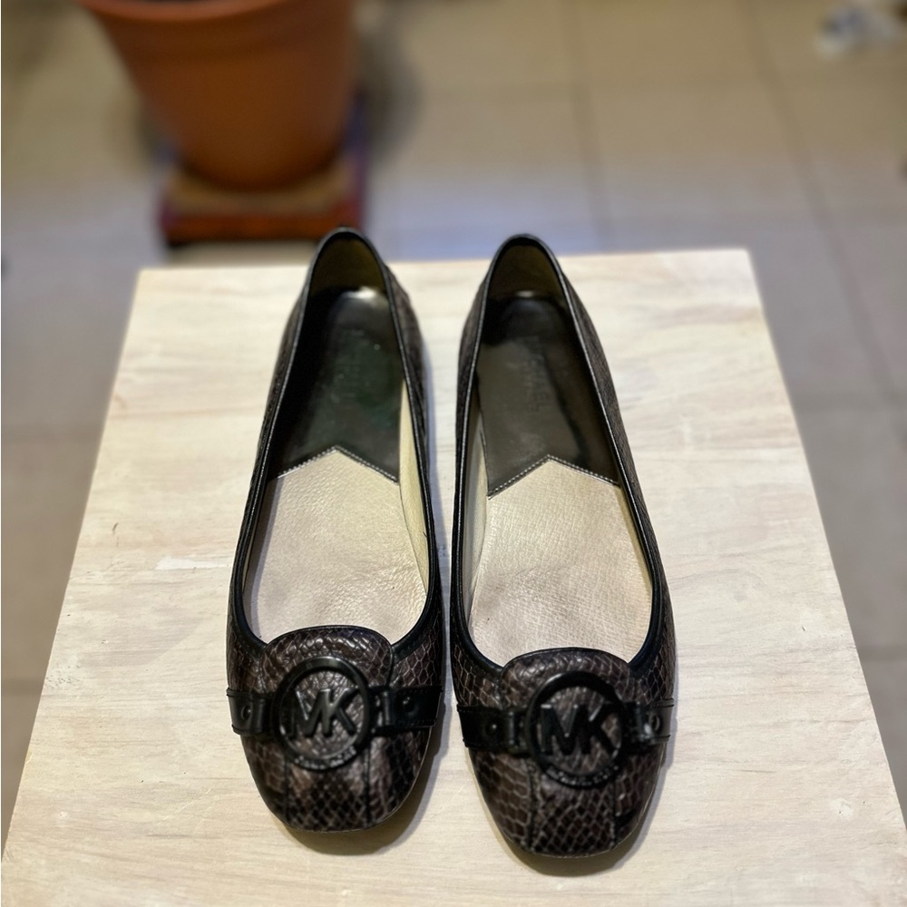 Michael Kors flats